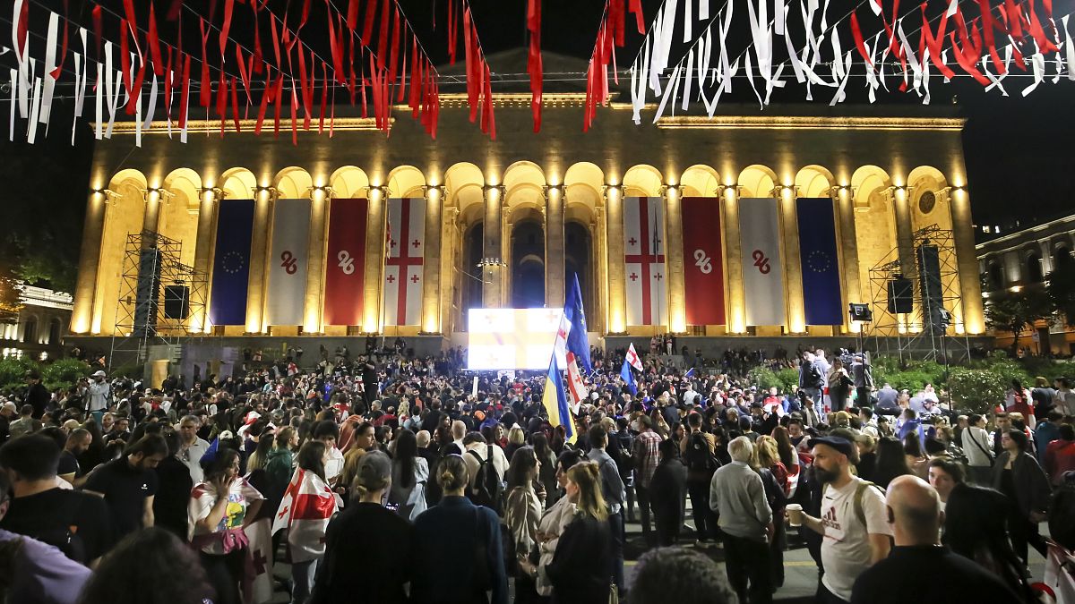 Gürcistan Meclis Başkanı Protestolara Rağmen Tartışmalı “Rus Yasasını” Onayladı