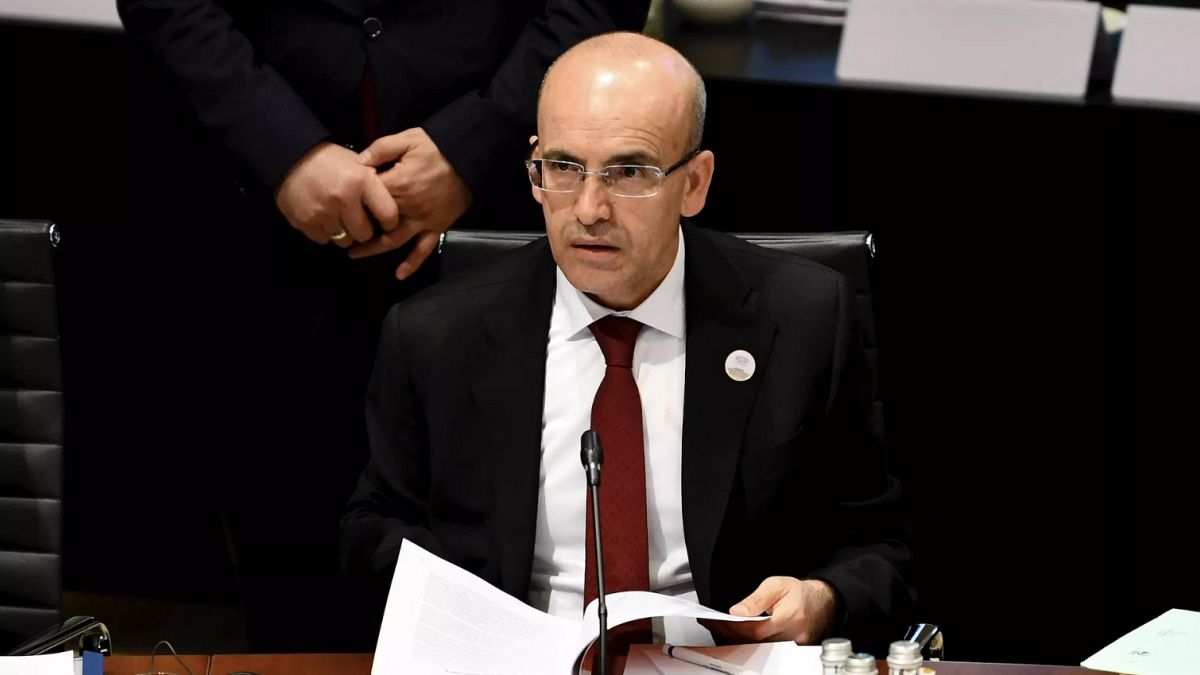Bakan Şimşek: 5 milyon lirayı aşkın borcu olan 'vergi yüzsüzlerinin' maskesi düşecek
