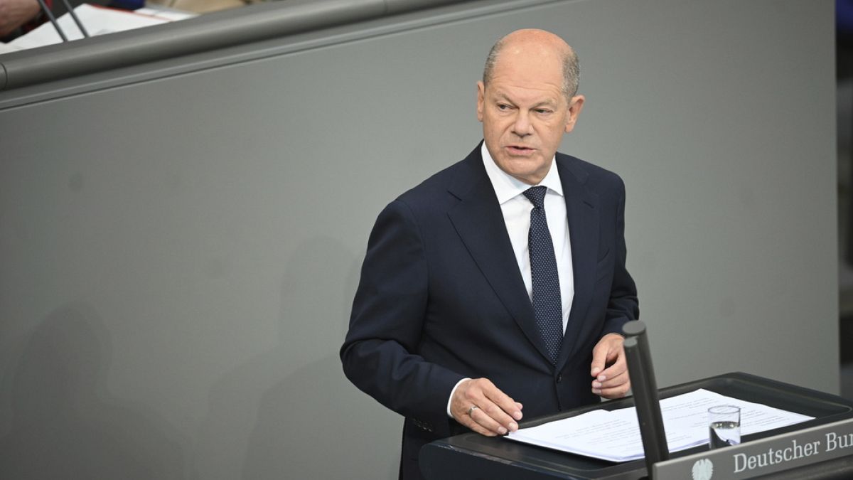 Almanya Başbakanı Scholz: "Ciddi suçlara karışanları yüksek riskli ülkelere de sınır dışı edebiliriz"