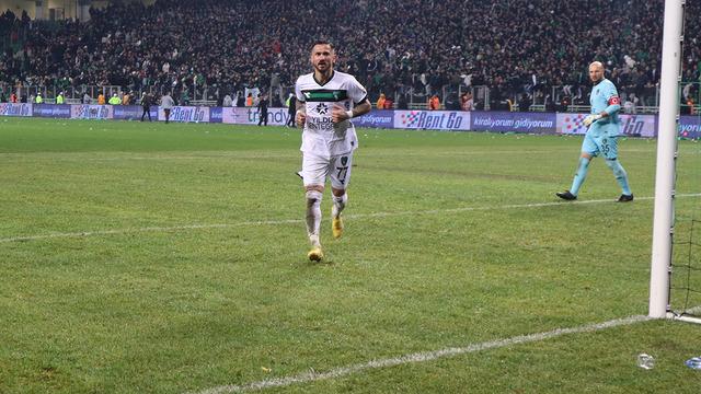 Tribünlere yapılan jestlerin cezası belirlendi