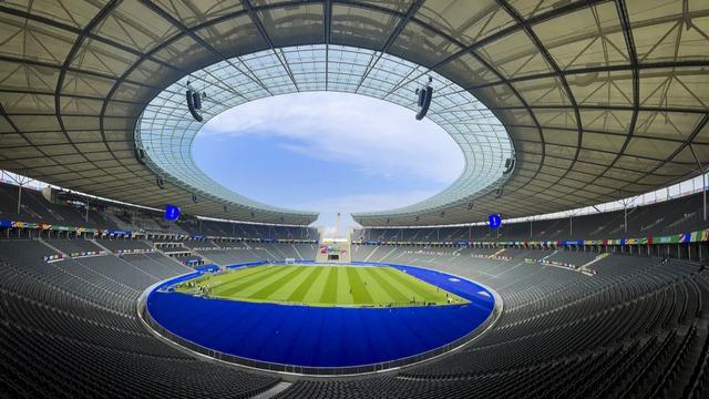berlin'deki-olimpiyat-stadyum-euro-2024-finaline-hazırlanıyor-euro-2024-finali-hangi-stadyum-oynanacak-oav1