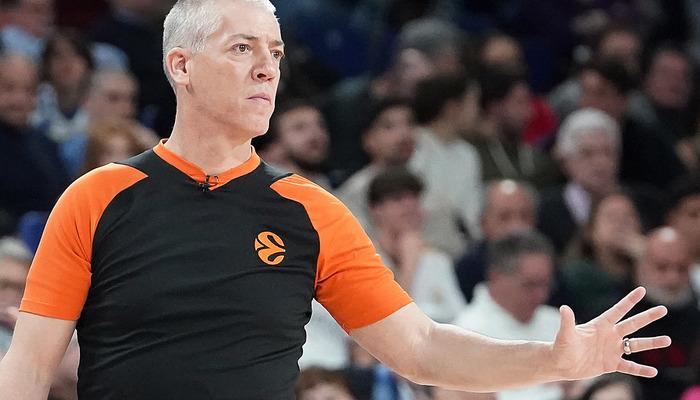 Bu adam yıllardır oynuyor!Senin Euro Ligin