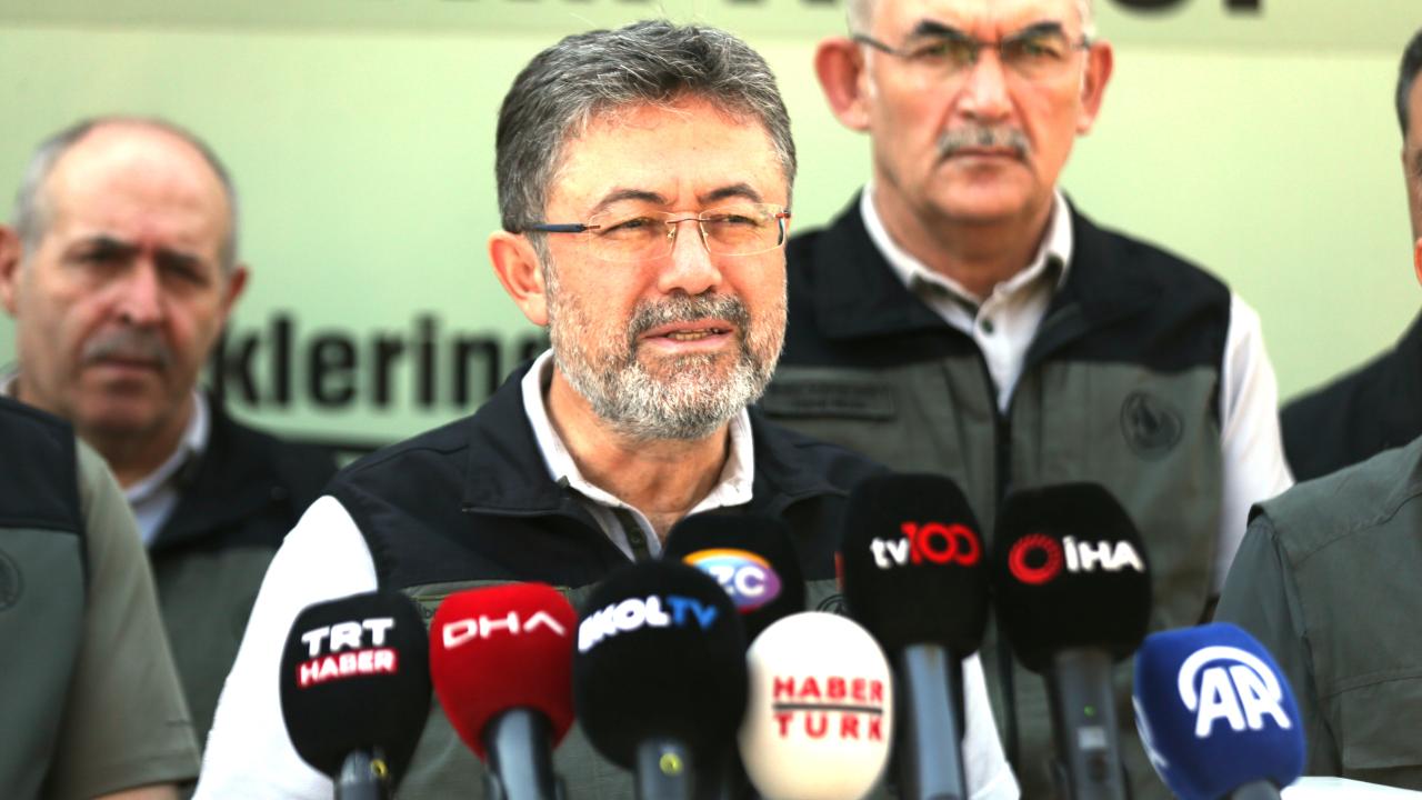 Bakan Yumaklı: Aktif 8 yangınla mücadele sürüyor