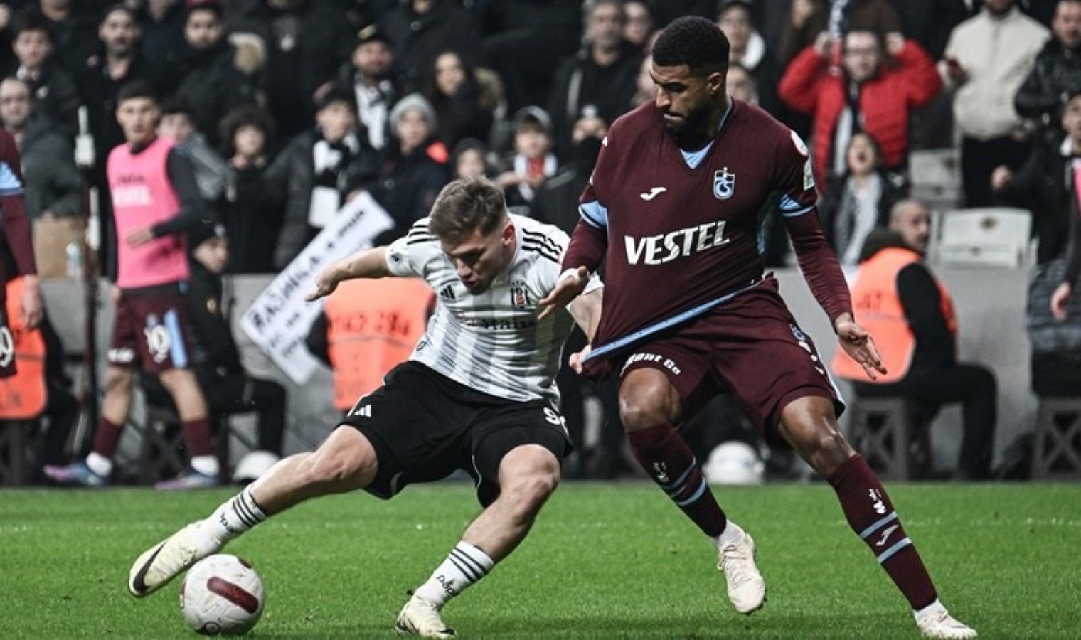Trabzonspor, Rayyan Baniya ile yollarını ayırdı: Yeni takımı belli oldu! - En güncel spor haberleri