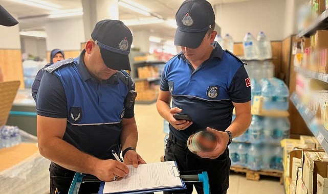 Saray Belediyesi Zabıta Müdürlüğü'ne bağlı ekipler, ilçe genelindeki zincir marketlerde etiket, raf ve kasalarda fiyat farkı incelemesi yaptı - GÜNDEM