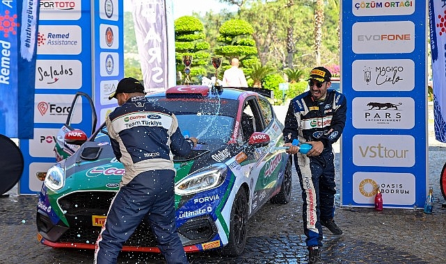 Yeni neslin Bodrum Rallisi'nde kutlaması - SPORT