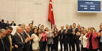 İmamoglu Parlamentoda Protestolar! CHP milletvekilleri podyumu işgal etti!