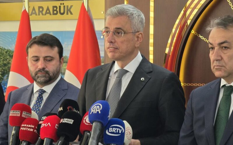 Bakan Memişoğlu: Türkiye Sağlıkta Dünyanın Örnek Ülkelerinden Biri Haline Gelmiş Durumda